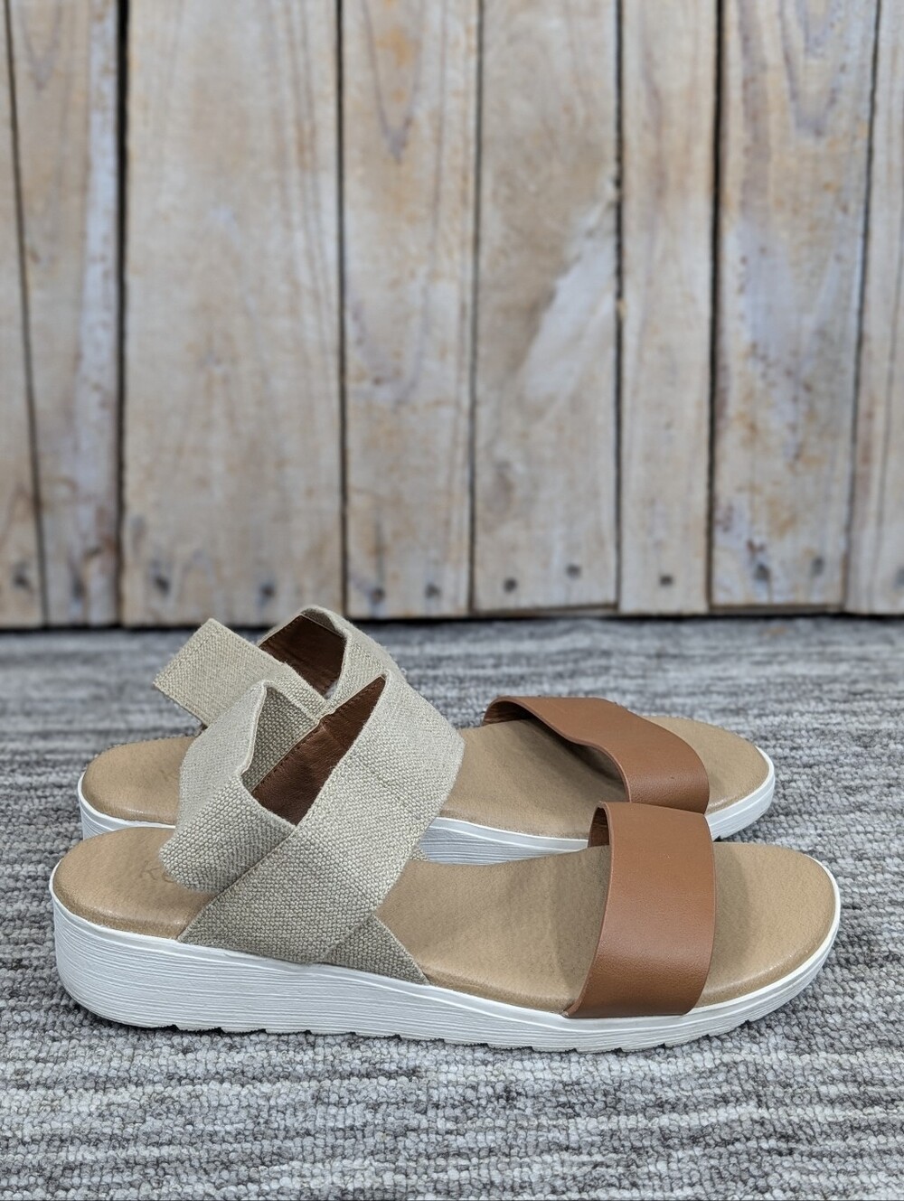 Kensie: Brown Leather Elastic Sandals - Size 8